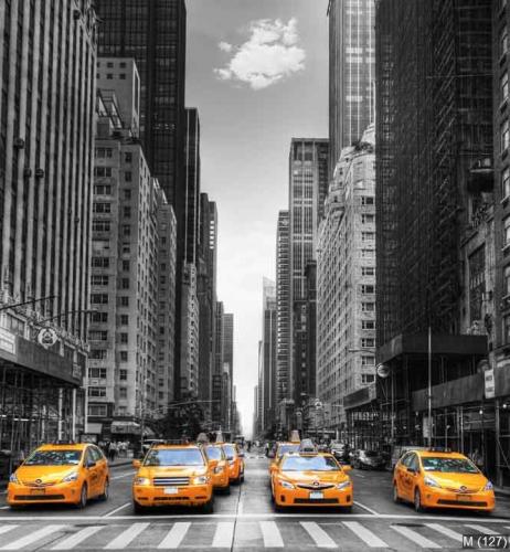 Avenue avec des taxis à New York.