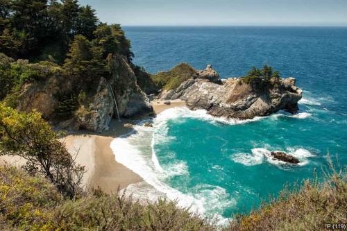 McWay Falls at Julia Pfeiffer Burns State Park, Big Sur,