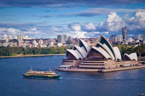 Sydney Opera House and Ferry